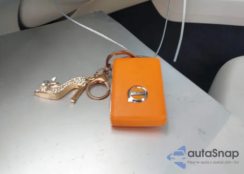 2024 Volvo Xc60 B5 Plus Dark Theme из США, поврежденный, VIN YV4L12RL9R1818978